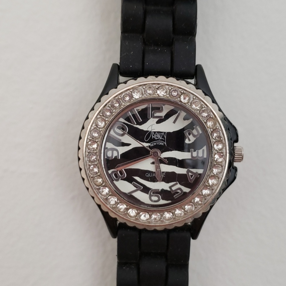 *LAST DAY FINAL SALE* Watch *needs battery*